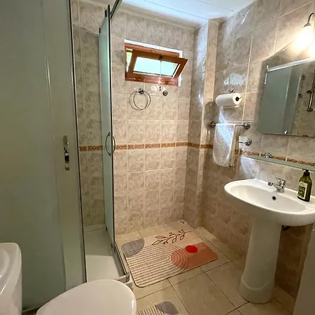250m To The - Fully Furnished - Fast Wi-fi Apartman